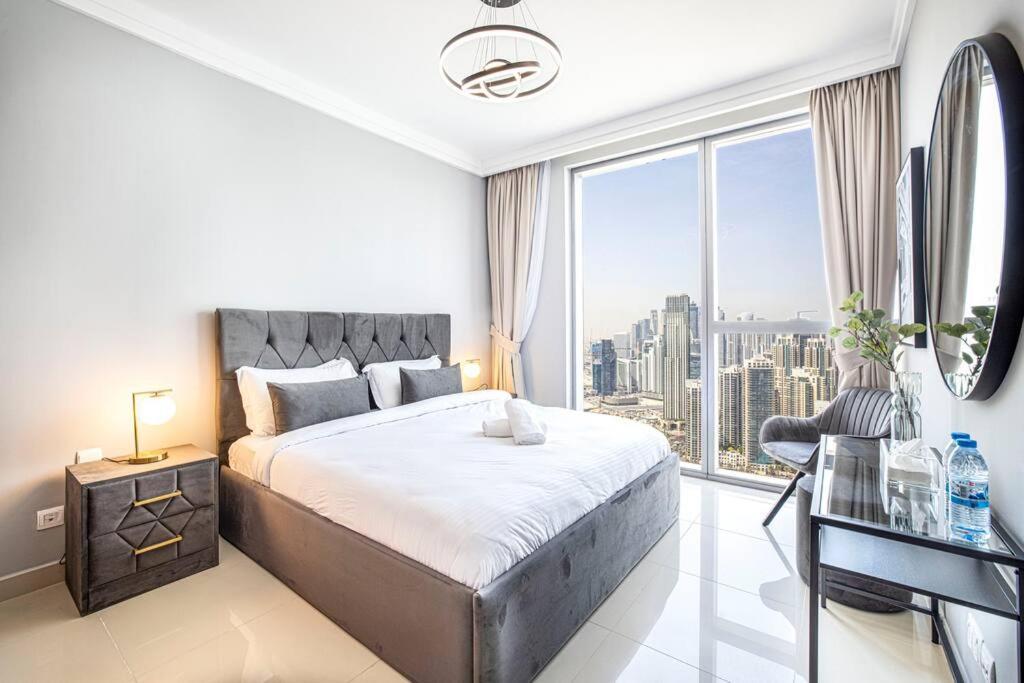 Apartamento Magnificent Brand New Lux 3Br Burj & Fountain View Dubái Exterior foto