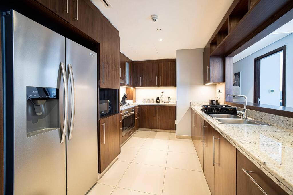 Apartamento Magnificent Brand New Lux 3Br Burj & Fountain View Dubái Exterior foto