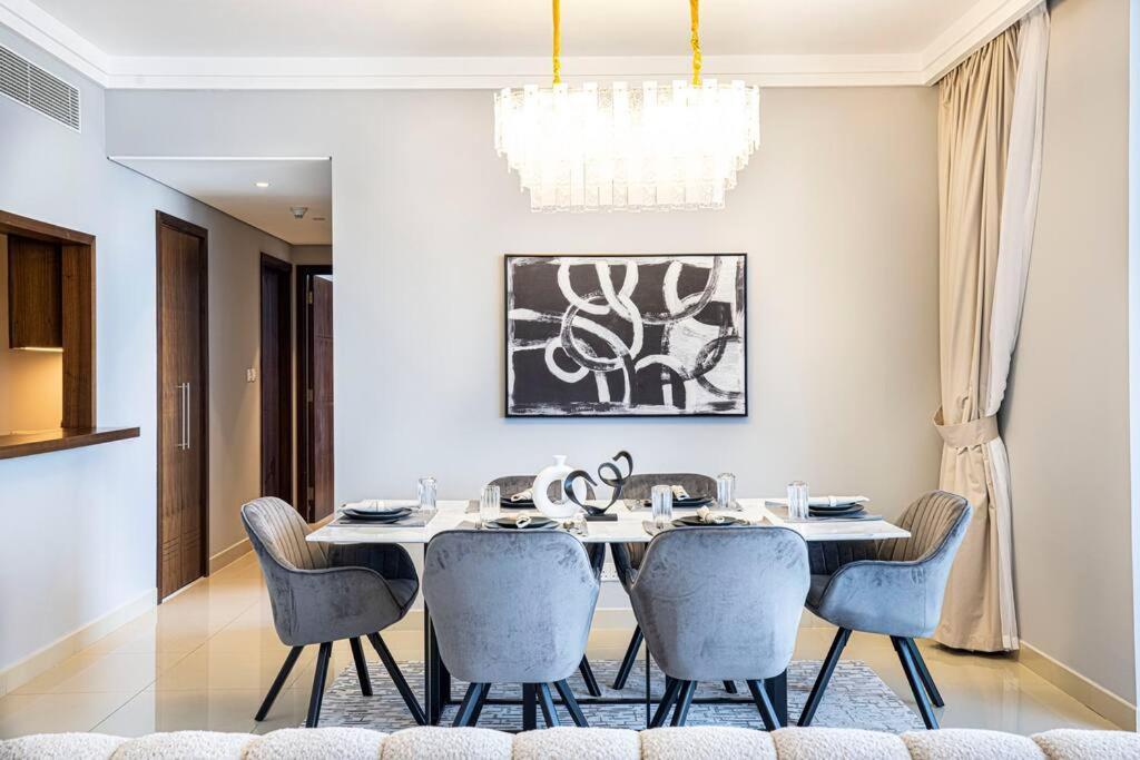 Apartamento Magnificent Brand New Lux 3Br Burj & Fountain View Dubái Exterior foto